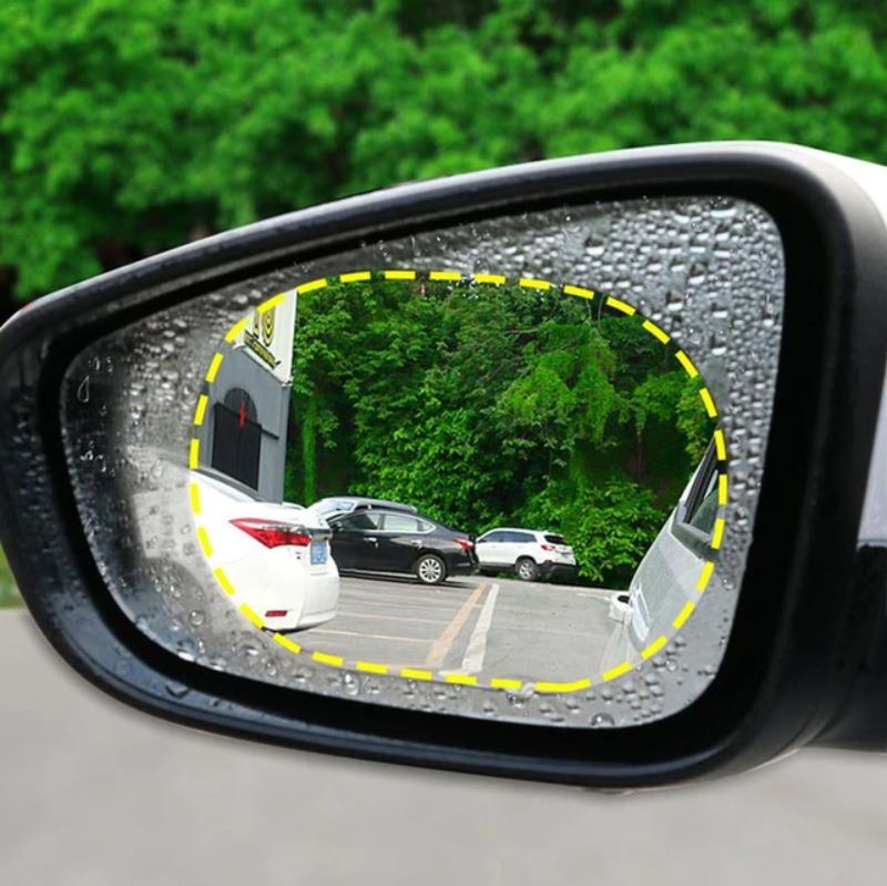 Blick Auf Den Außenspiegel Des Autos, Der Spiegel Reflektiert