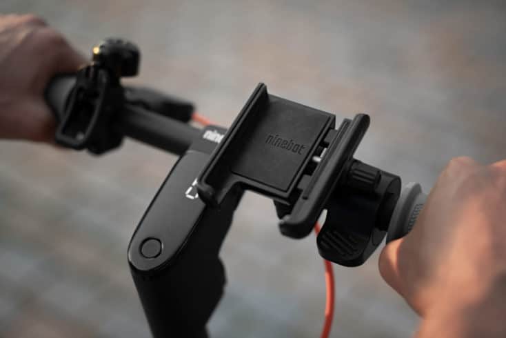 Super praktisch: Handyhalterung für E-Scooter und Fahrräder