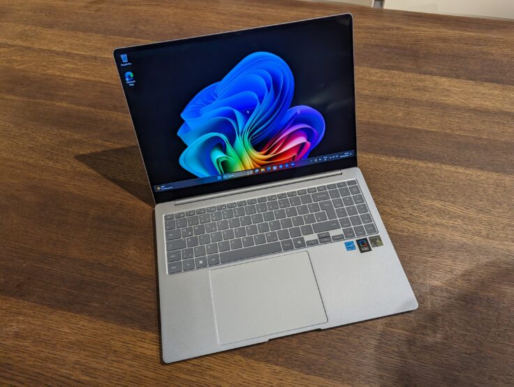 Samsung Galaxy Book4 Edge von oben