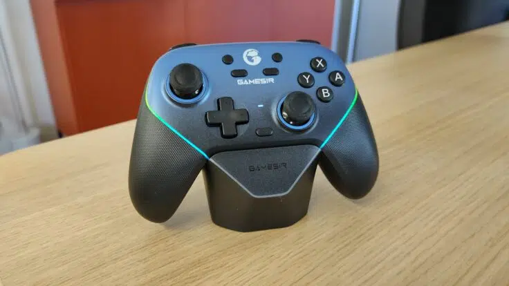 GameSir Super Nova – Controller für PC, Android und Switch mit LEDs und austauschbaren Faceplates